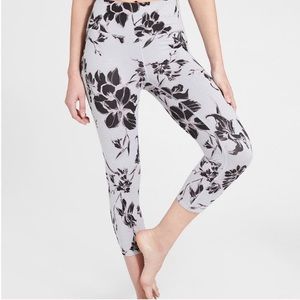 Athleta Capri leggings grey floral